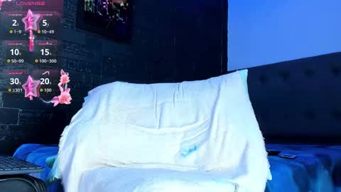 Snapshot of romancartier_ chatting on 02-20-26, 08:05 Roman Cartier online show from 02-20-26, 08:05