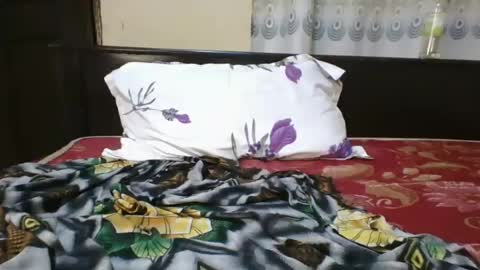 Snapshot of romantic2u4 chatting on 06-18-26, 07:51 Emma online show from 06-18-26, 07:51