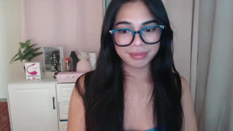 Snapshot of romantic_kath chatting on 12-15-24, 03:20 KATH online show from 12-15-24, 03:20