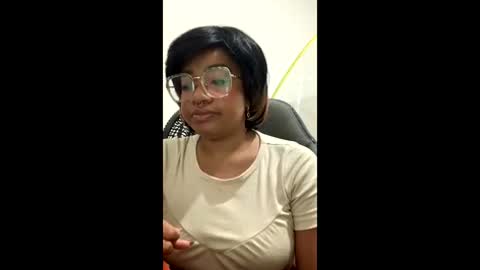 Snapshot of romantic_stargirl chatting on 02-11-26, 04:23 Is A Belle online show from 02-11-26, 04:23