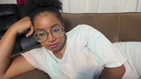 Snapshot of romantic_stargirl chatting on 05-29-26, 02:20 Is A Belle online show from 05-29-26, 02:20