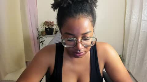 Snapshot of romantic_stargirl chatting on 07-03-26, 02:51 Is A Belle online show from 07-03-26, 02:51