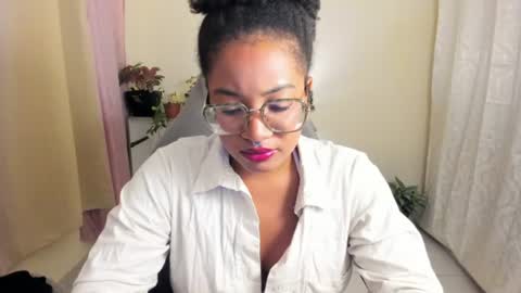 Snapshot of romantic_stargirl chatting on 07-04-26, 04:18 Is A Belle online show from 07-04-26, 04:18