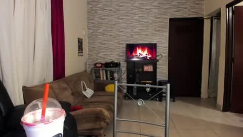 Snapshot of romantic_stargirl chatting on 08-02-26, 01:48 Is A Belle online show from 08-02-26, 01:48