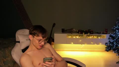 Snapshot of romeo_mercy chatting on 12-29-24, 08:22 Romeo online show from 12-29-24, 08:22