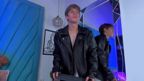 Snapshot of romeo_ricci1 chatting on 01-17-25, 03:43 Romeo Ricci online show from 01-17-25, 03:43