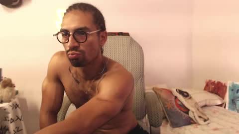 Snapshot of romeocolin_ chatting on 05-29-26, 08:51 R O M E O online show from 05-29-26, 08:51