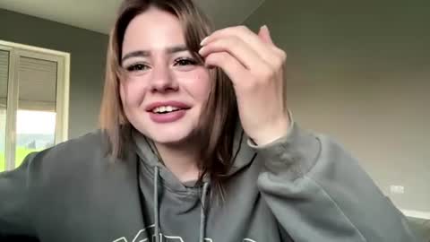 Snapshot of ronaldsegarra chatting on 06-24-26, 06:40 Milena online show from 06-24-26, 06:40