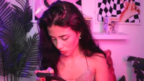 Snapshot of ronieeplay chatting on 12-17-24, 02:55 Roni online show from 12-17-24, 02:55