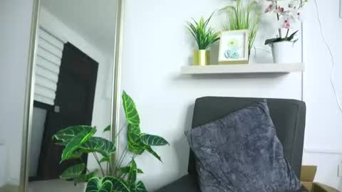 Snapshot of ronieeplay chatting on 12-02-25, 01:55 Roni online show from 12-02-25, 01:55