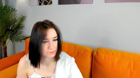 Snapshot of ronnie_rav chatting on 12-18-25, 04:29 Ronnie online show from 12-18-25, 04:29