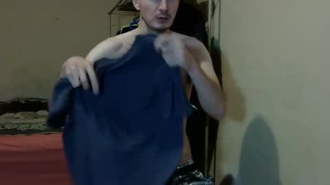 Snapshot of ronniemaster chatting on 01-09-25, 01:29 ronniemaster online show from 01-09-25, 01:29