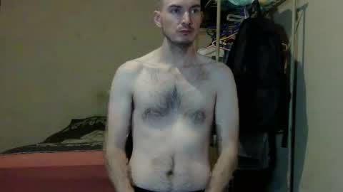 Snapshot of ronniemaster chatting on 12-05-25, 01:25 ronniemaster online show from 12-05-25, 01:25