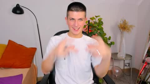 Rony online show from 12-08-24, 01:36