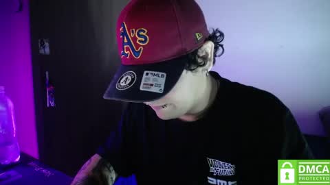 Snapshot of room_hot_x chatting on 06-20-26, 01:19 ken online show from 06-20-26, 01:19