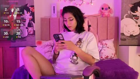 Snapshot of roose_eva chatting on 05-13-26, 11:44 roose eva online show from 05-13-26, 11:44