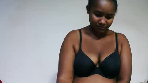 Snapshot of roosesexy chatting on 06-03-26, 07:08 roosesexy online show from 06-03-26, 07:08