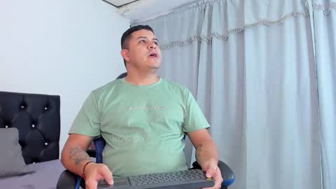    online show from 02-02-26, 01:48