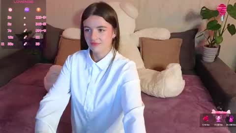 Snapshot of roraline_lov chatting on 12-02-25, 04:02 roraline_lov online show from 12-02-25, 04:02