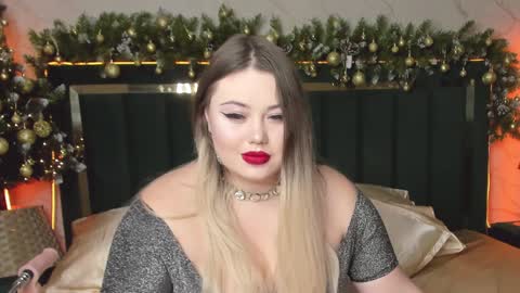 Snapshot of rosa1ia chatting on 12-25-24, 12:05 Chloe online show from 12-25-24, 12:05
