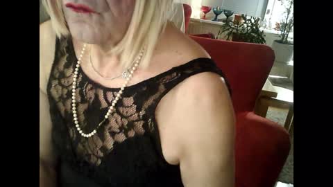 Snapshot of rosa_teevee chatting on 02-01-25, 10:44 Tina online show from 02-01-25, 10:44