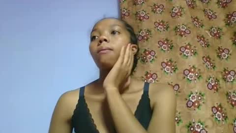 Snapshot of rosah225127 chatting on 04-27-26, 04:05 rosah225127 online show from 04-27-26, 04:05