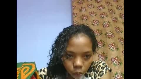 Snapshot of rosah225127 chatting on 05-11-26, 02:45 rosah225127 online show from 05-11-26, 02:45