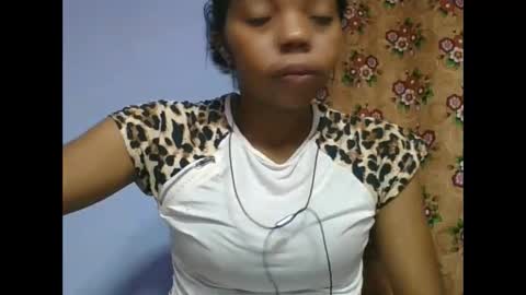 Snapshot of rosah225127 chatting on 05-15-26, 04:30 rosah225127 online show from 05-15-26, 04:30