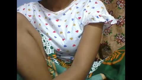 Snapshot of rosah225127 chatting on 05-17-26, 03:37 rosah225127 online show from 05-17-26, 03:37