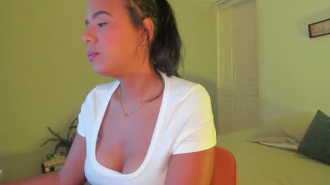 Snapshot of rosaliiaa1 chatting on 11-22-25, 06:51 Rosalia online show from 11-22-25, 06:51