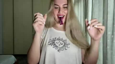 Rosali online show from 12-15-25, 10:08