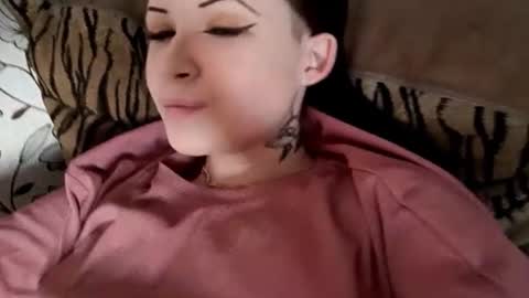 Alicia online show from 10-18-25, 07:42