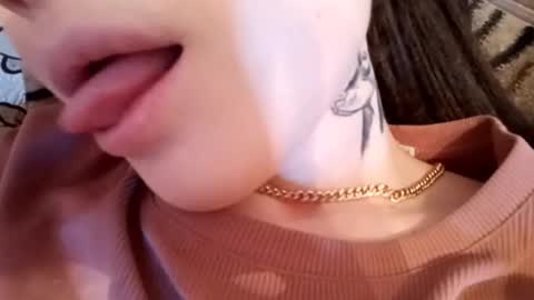 Alicia online show from 10-21-25, 09:54