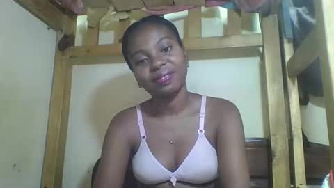 Snapshot of rosalinda933 chatting on 03-16-26, 08:18 Rosalinda online show from 03-16-26, 08:18