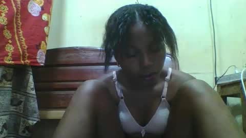 Snapshot of rosalinda933 chatting on 03-18-26, 07:17 Rosalinda online show from 03-18-26, 07:17