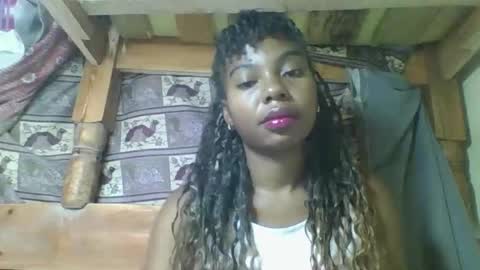 Snapshot of rosalinda933 chatting on 03-25-26, 02:06 Rosalinda online show from 03-25-26, 02:06