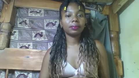 Snapshot of rosalinda933 chatting on 03-29-26, 10:26 Rosalinda online show from 03-29-26, 10:26