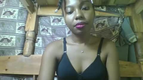 Snapshot of rosalinda933 chatting on 04-08-26, 01:27 Rosalinda online show from 04-08-26, 01:27