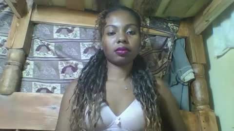 Snapshot of rosalinda933 chatting on 04-12-26, 06:18 Rosalinda online show from 04-12-26, 06:18