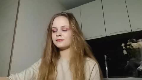 Snapshot of rosalindwickersheim chatting on 11-16-25, 01:17 Lisa online show from 11-16-25, 01:17