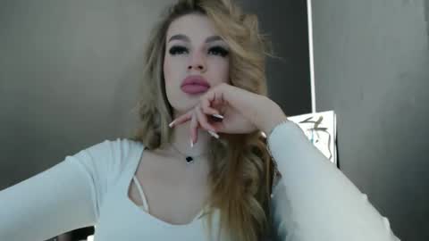 Snapshot of rosaline_ly chatting on 11-29-25, 02:20 Rosalina online show from 11-29-25, 02:20