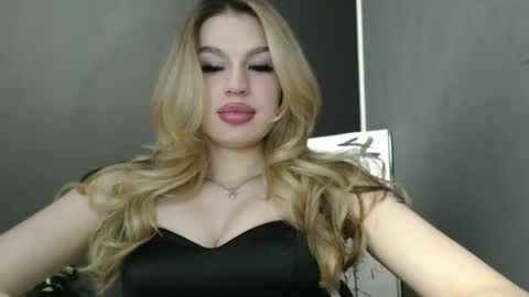 Snapshot of rosaline_ly chatting on 05-04-26, 05:09 Rosalina online show from 05-04-26, 05:09