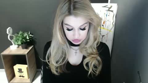 Snapshot of rosaline_ly chatting on 05-16-26, 12:26 Rosalina online show from 05-16-26, 12:26