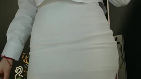 Snapshot of rosaline_ly chatting on 05-24-26, 11:37 Rosalina online show from 05-24-26, 11:37
