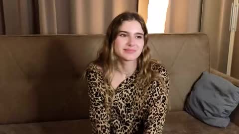 Kylie online show from 11-25-25, 03:23