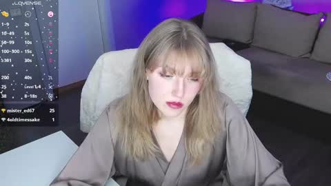 Snapshot of rose_brooks chatting on 05-31-26, 08:32 Rose but u can call me princess online show from 05-31-26, 08:32
