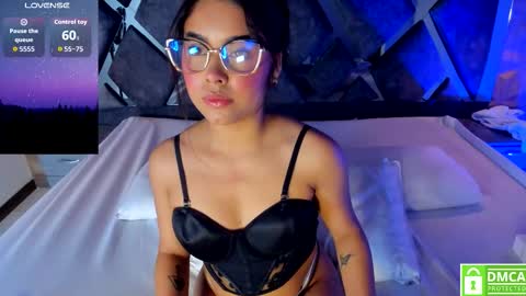 Snapshot of rose_evans__ chatting on 12-04-25, 06:01 Rose online show from 12-04-25, 06:01