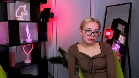 rose online show from 11-12-25, 06:03