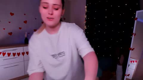 Snapshot of rose_sweetiee chatting on 02-17-25, 05:32 Rose online show from 02-17-25, 05:32