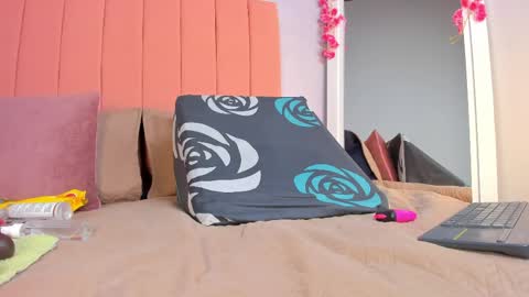 Snapshot of rose_thompson19 chatting on 04-20-26, 08:10 Rosse online show from 04-20-26, 08:10